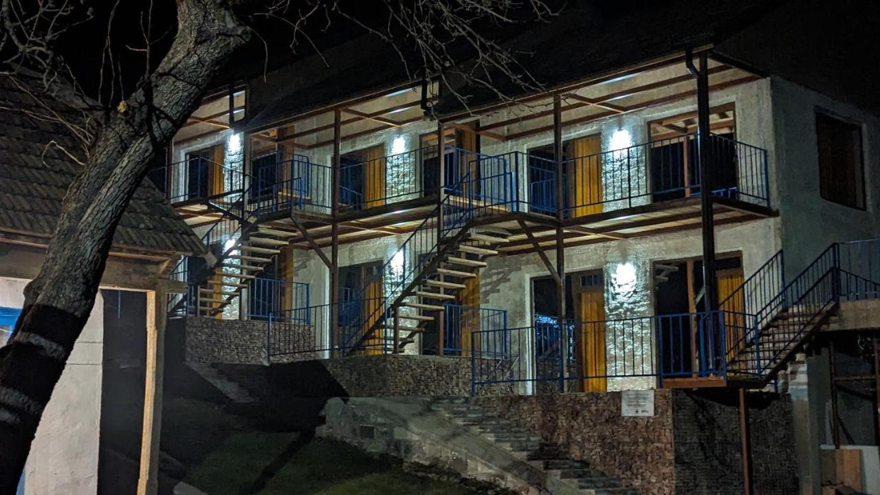Hotel Arevi Gosh Exterior photo